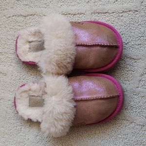 Ugg girl slippers metallic pink